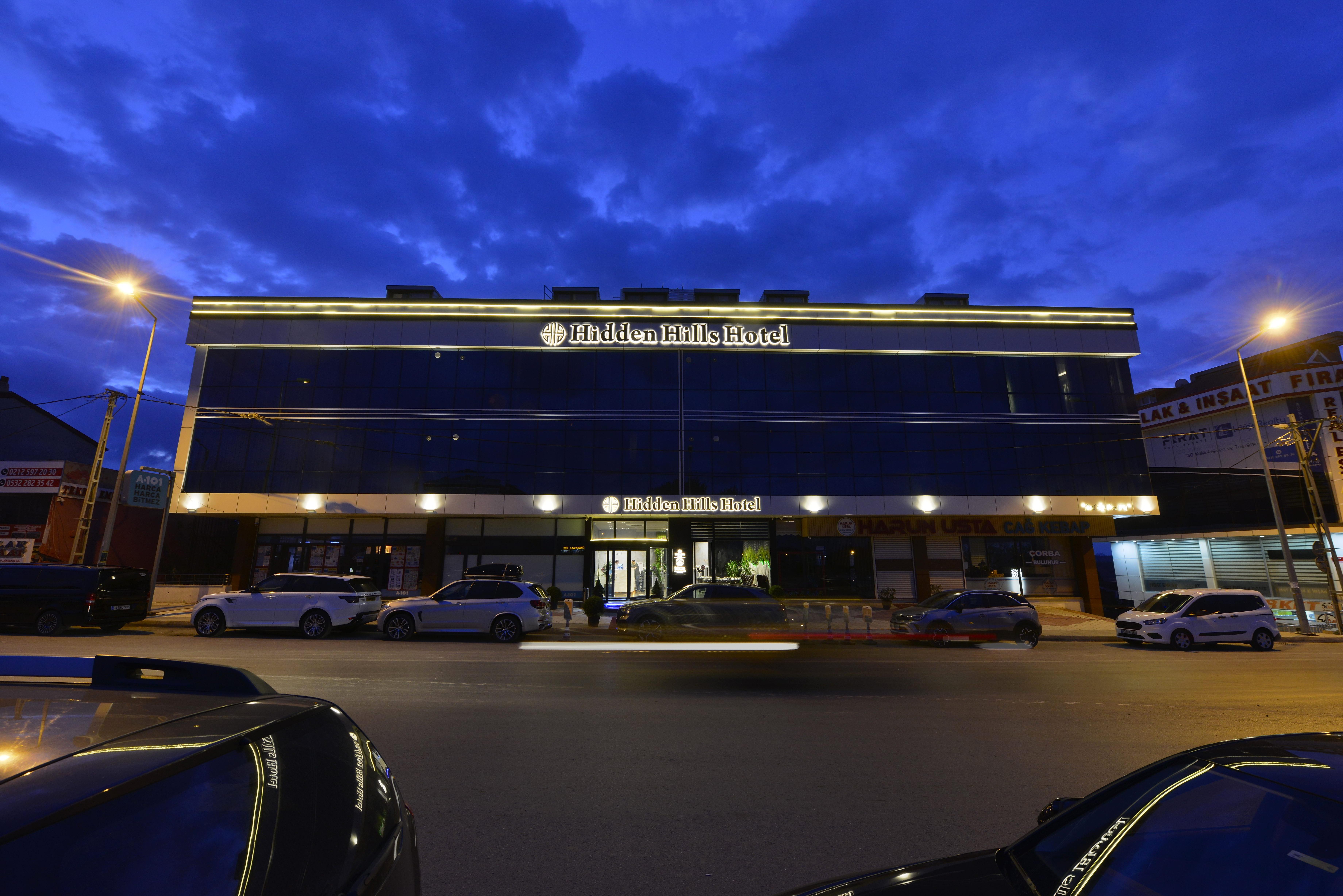 Best Western Premier Hidden Hills Hotel Istanbul Ngoại thất bức ảnh Hilton Garden Inn, Riyadh