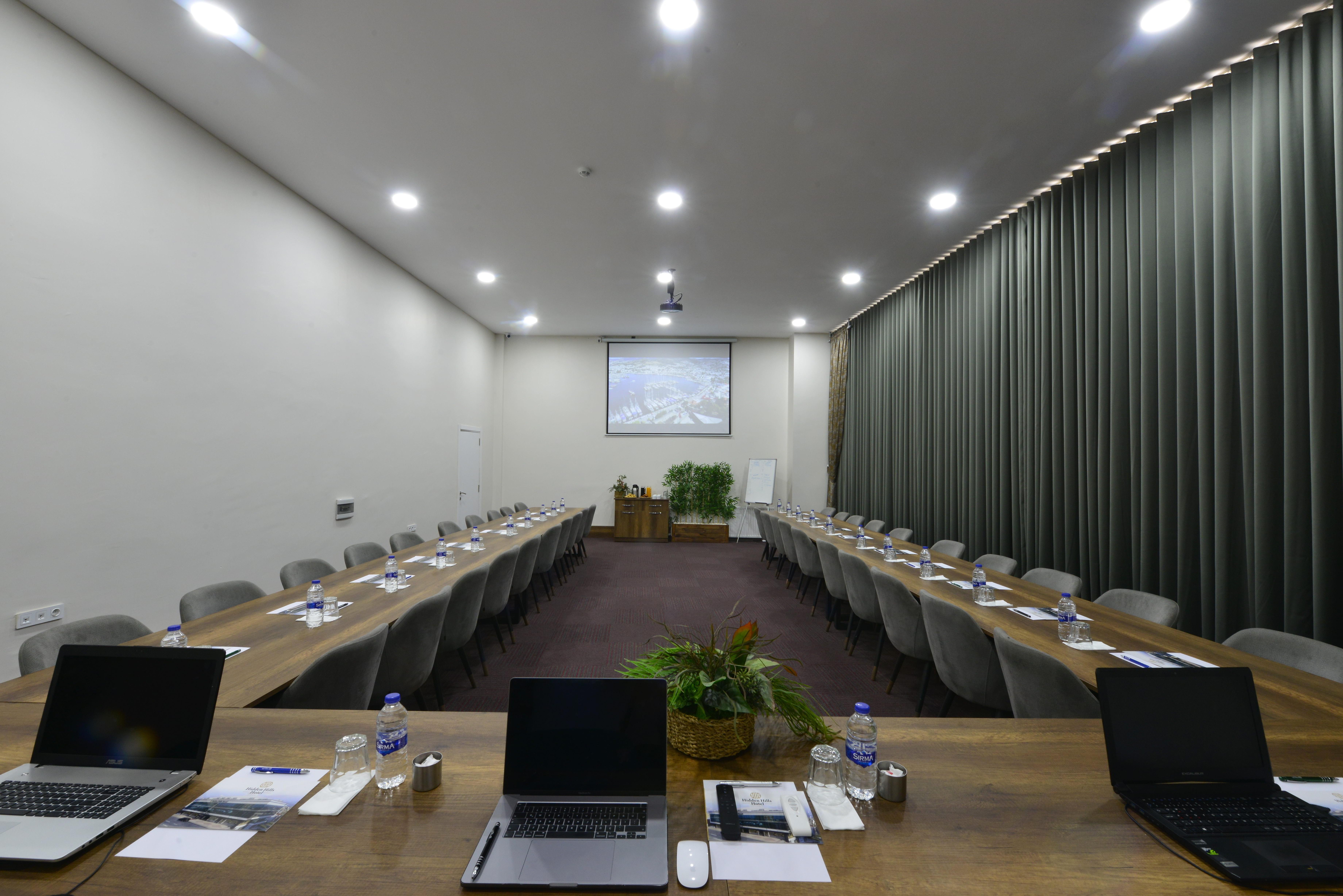 Best Western Premier Hidden Hills Hotel Istanbul Ngoại thất bức ảnh A meeting room at the National University of Singapore