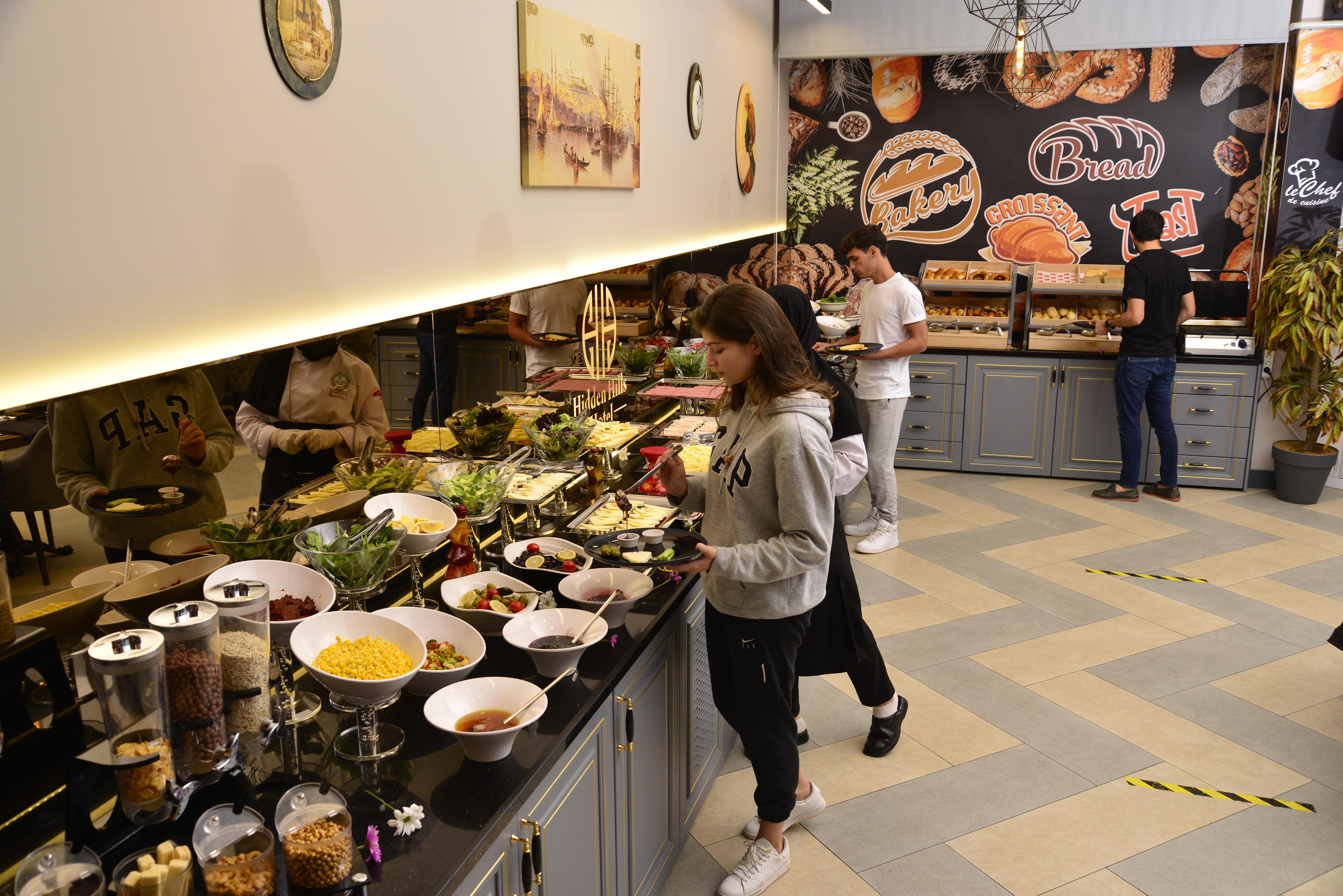 Best Western Premier Hidden Hills Hotel Istanbul Ngoại thất bức ảnh A buffet in a restaurant