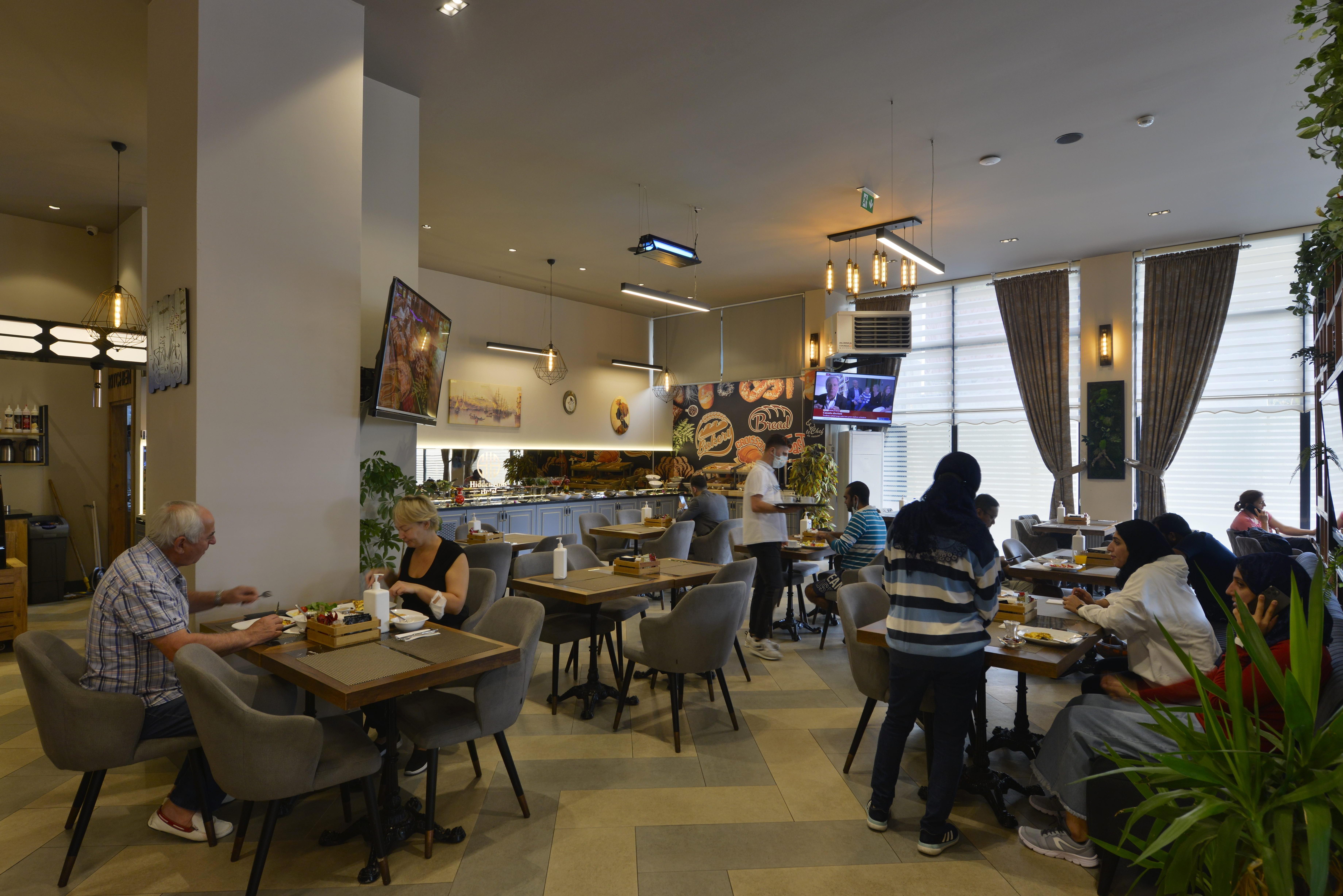 Best Western Premier Hidden Hills Hotel Istanbul Ngoại thất bức ảnh Interior of a restaurant in Tehran