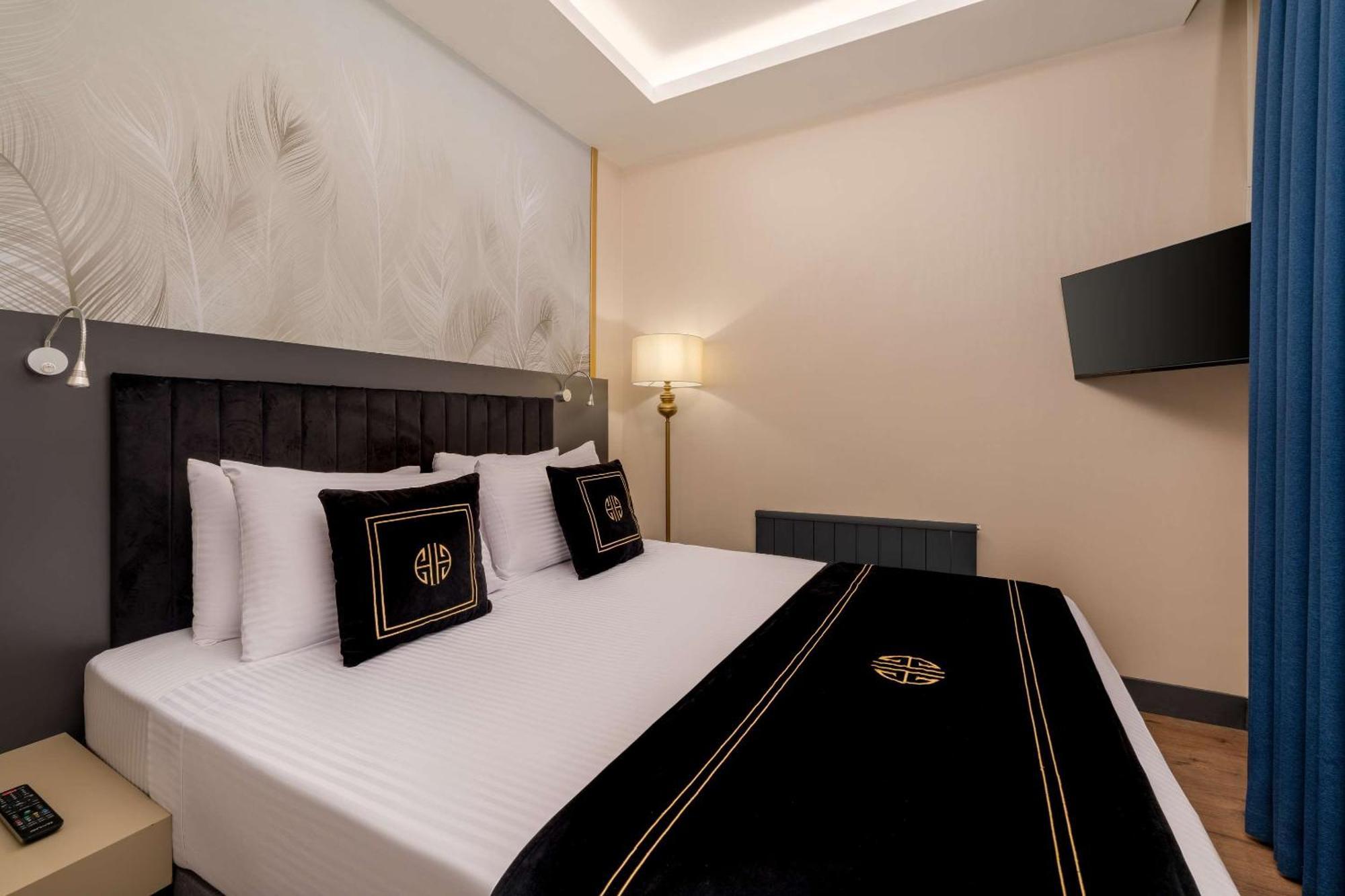 Best Western Premier Hidden Hills Hotel Istanbul Ngoại thất bức ảnh A bedroom at the hotel